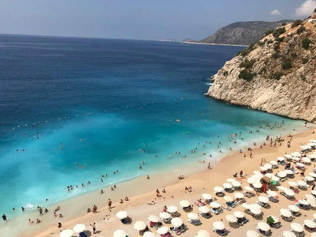 Balayı Bavulunda Ne Olmalı? Unutmamanız Gereken 15 Şey (Checklist)