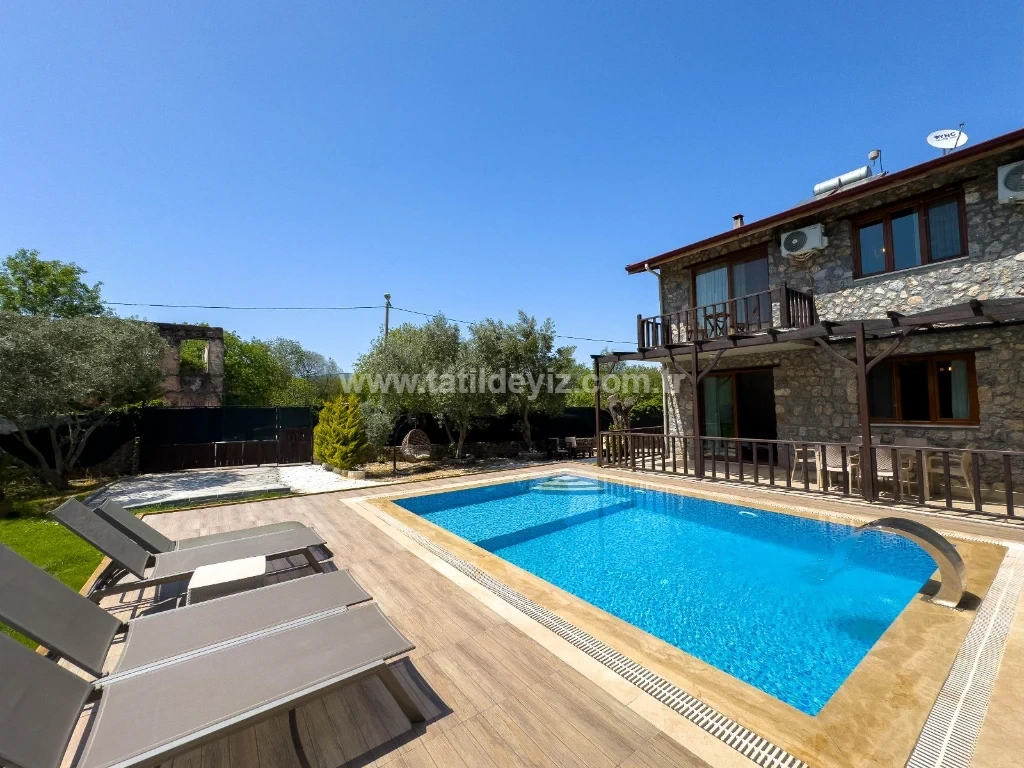 Casa De Piedra 1