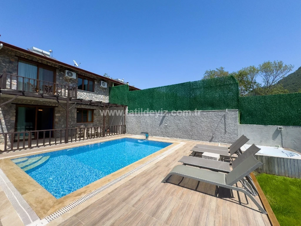 Casa De Piedra 1