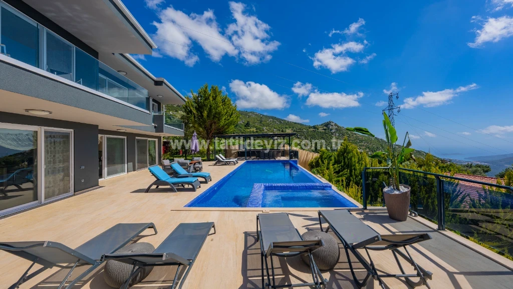 Villa Velaris