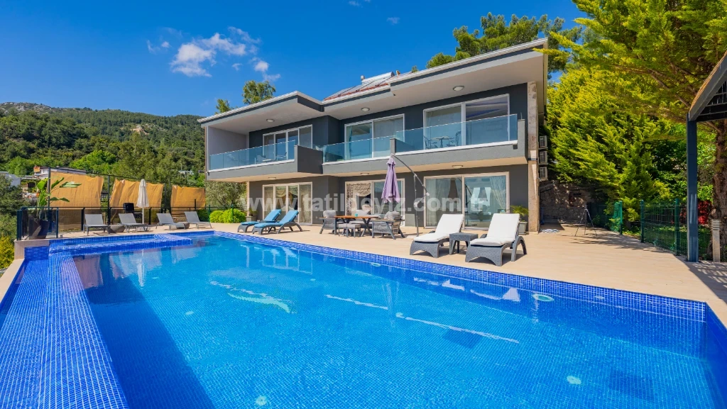 Villa Velaris
