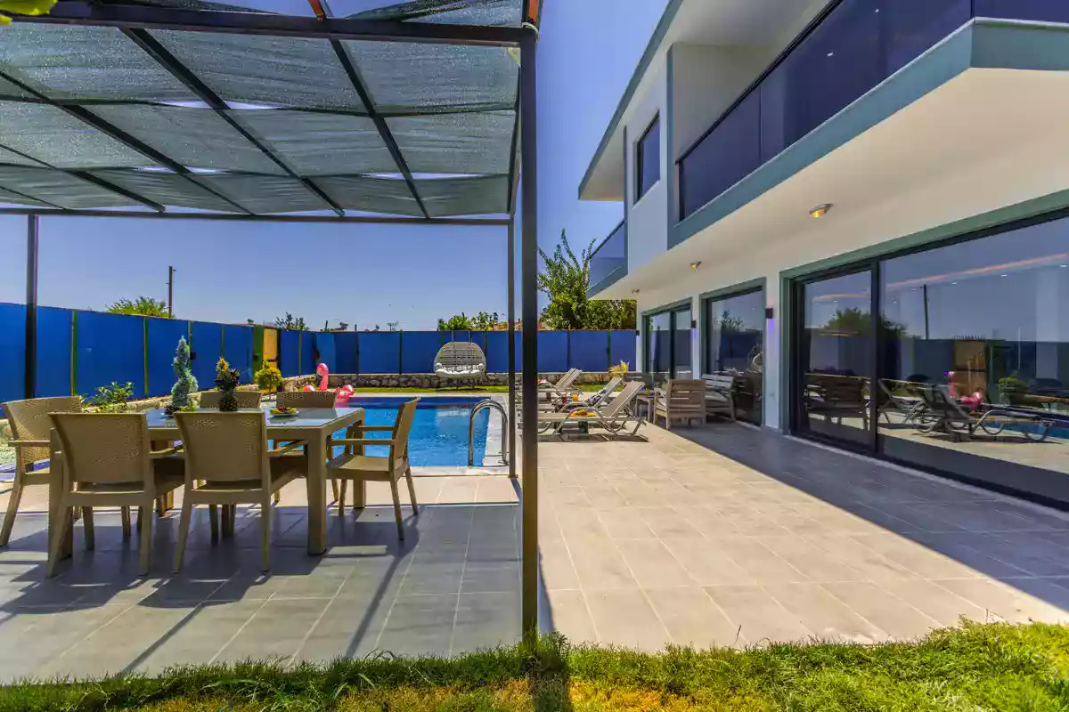 Villa Last Summer - 12
