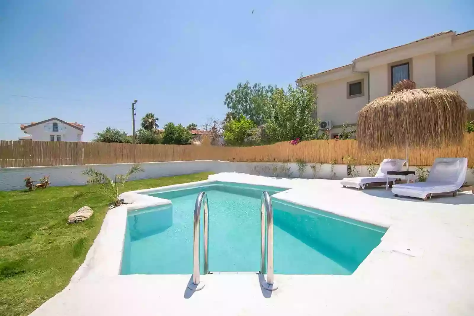 Villa Sunny Garden 1 - 3